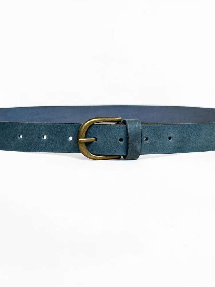 Women's Leather Belt with Antique Brass Buckle (Image 3)