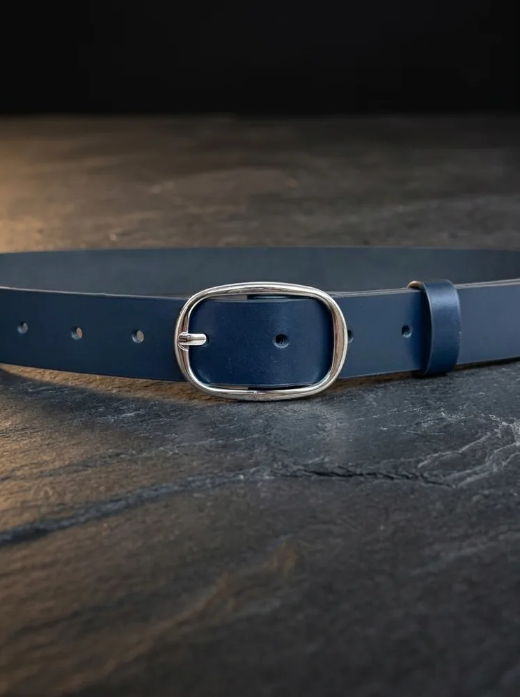 Women's Leather Belt with Gold Oval Buckle (Image 3)