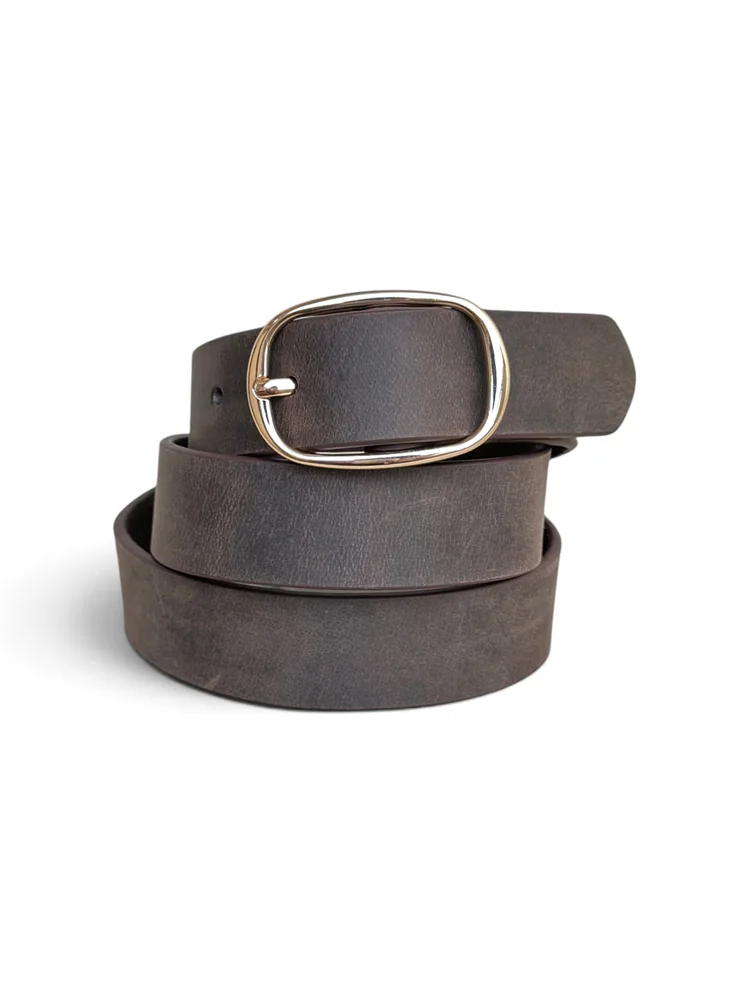 Women's Leather Belt with Gold Oval Buckle (Image 5)