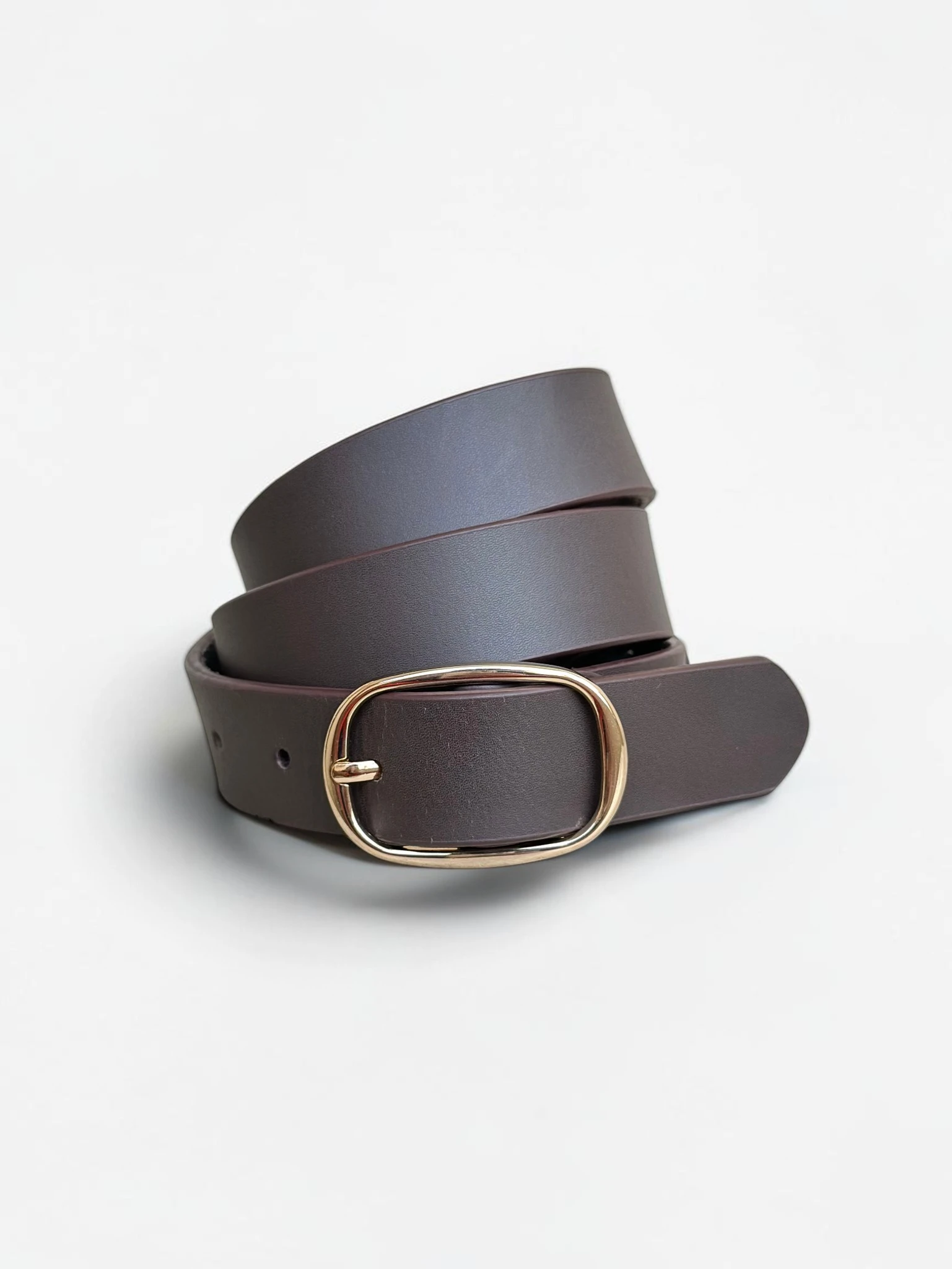 Women's Leather Belt with Gold Oval Buckle (Image 6)