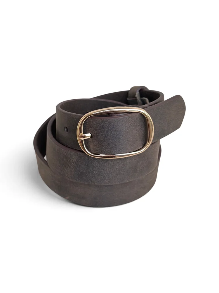 Women's Leather Belt with Gold Oval Buckle (Image 6)