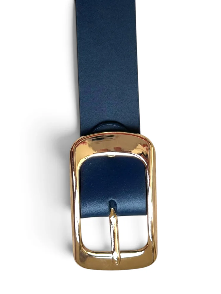 Women's Leather Belt with Gold Rectangular Buckle (Image 7)