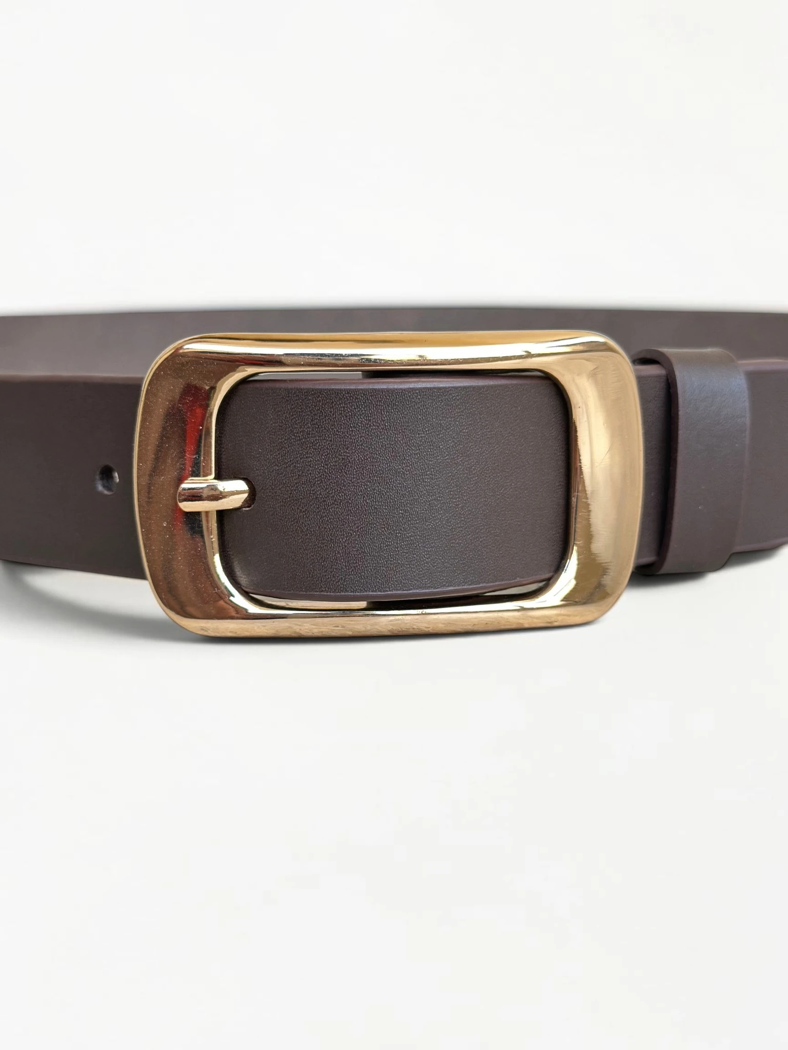 Women's Leather Belt with Gold Rectangular Buckle (Image 5)