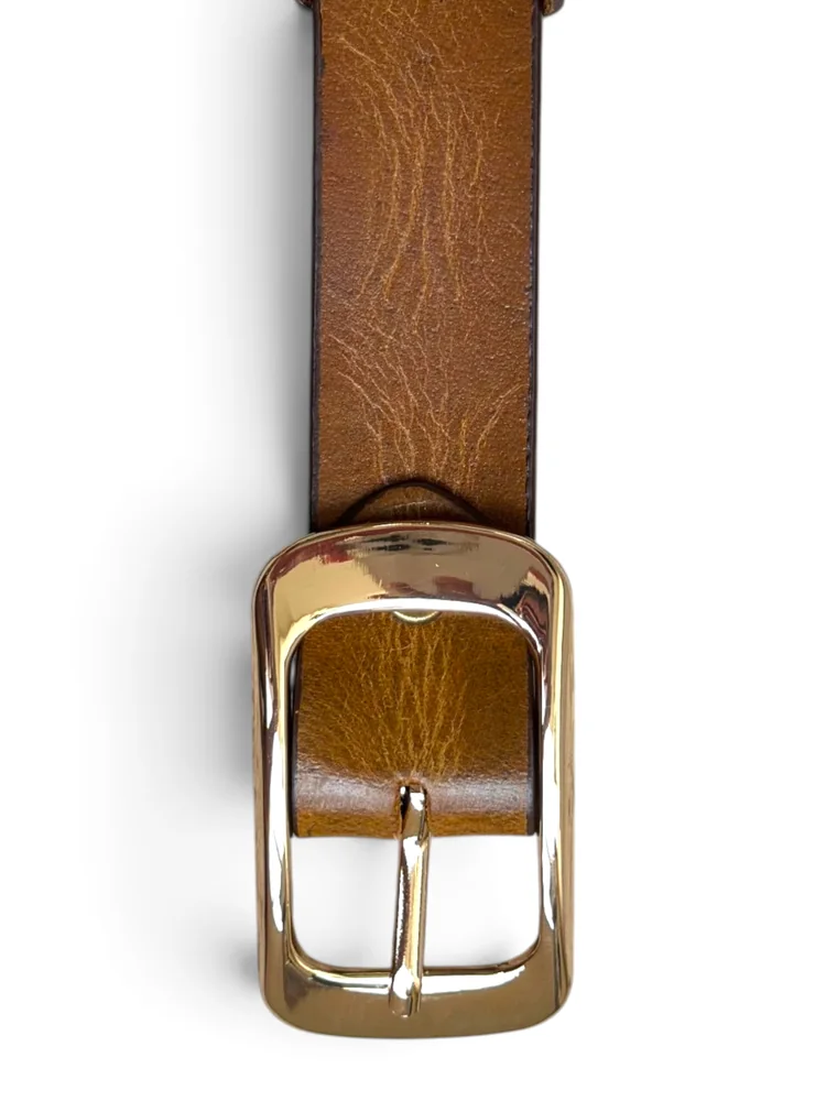 Women's Leather Belt with Gold Rectangular Buckle (Image 7)