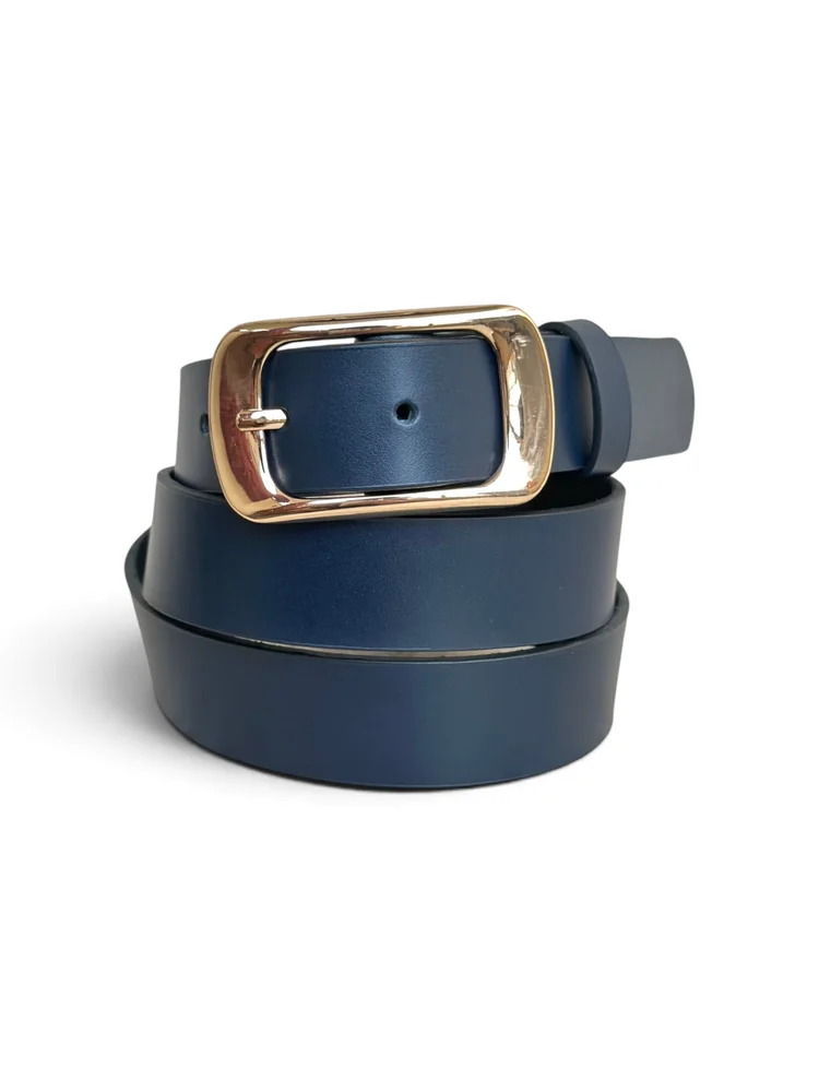 Women's Leather Belt with Gold Rectangular Buckle (Image 5)