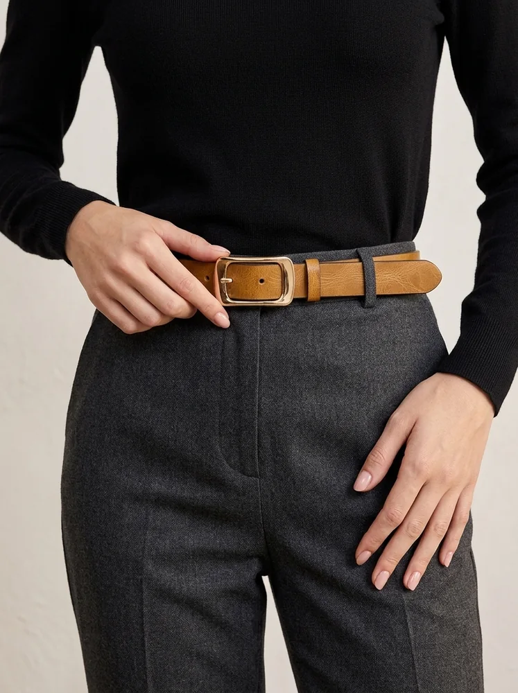 Women's Leather Belt with Gold Rectangular Buckle (Image 3)