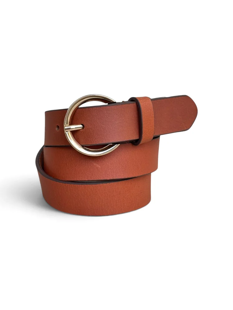 Women's Leather Belt with Gold Round Buckle (Image 5)