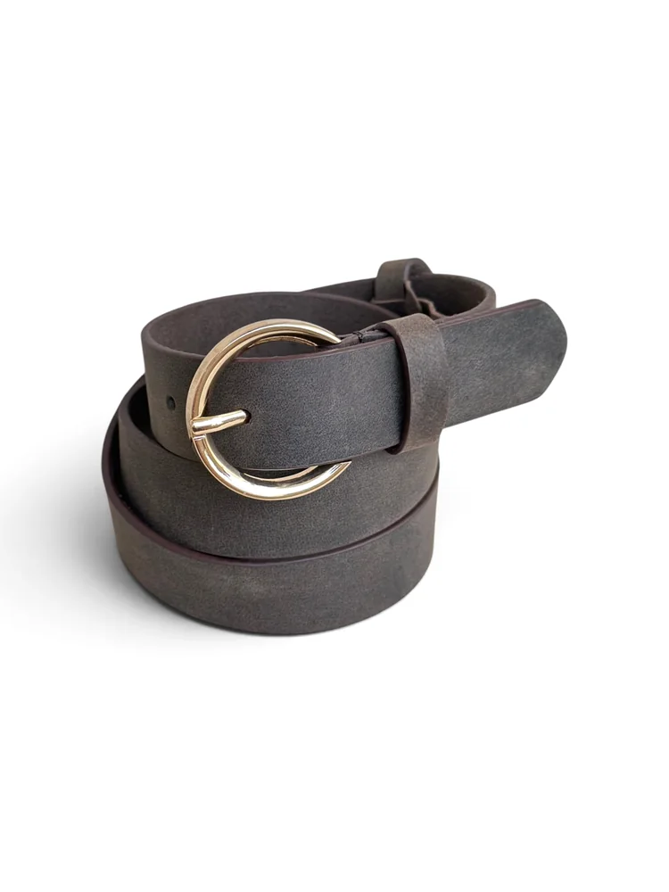 Women's Leather Belt with Gold Round Buckle (Image 6)