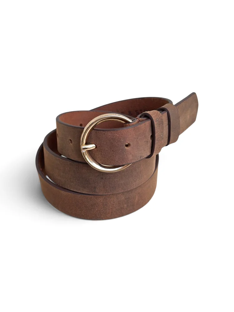 Women's Leather Belt with Gold Round Buckle (Image 6)