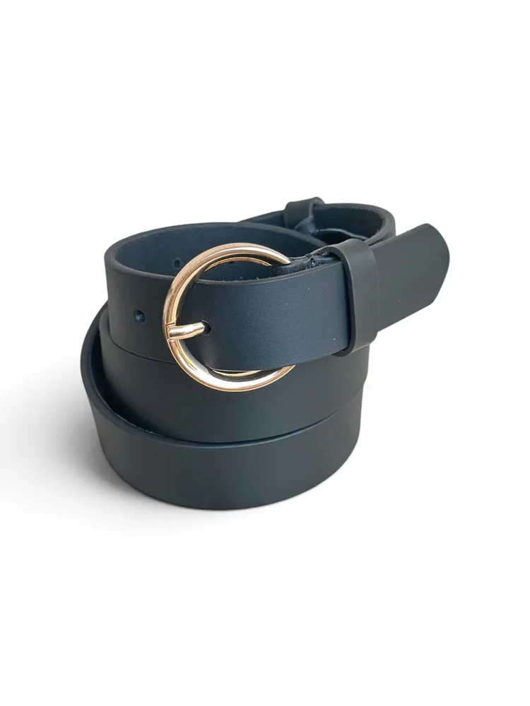 Women's Leather Belt with Gold Round Buckle (Image 6)