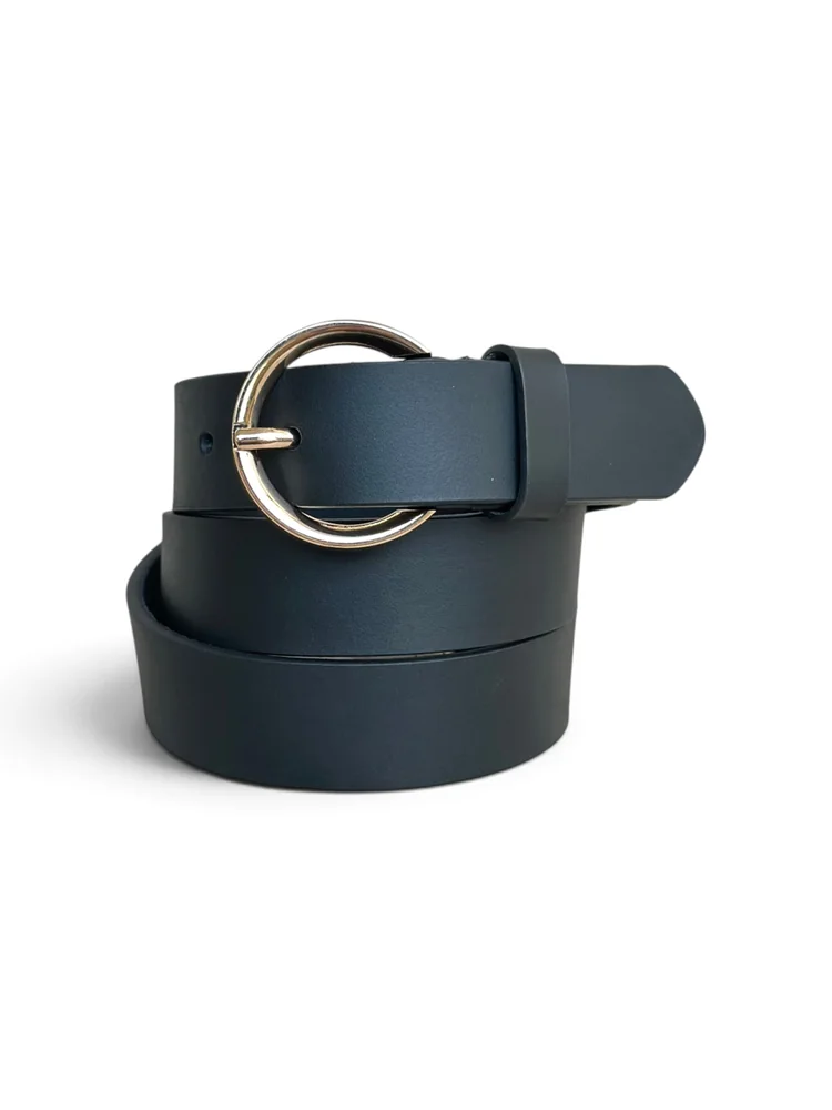 Women's Leather Belt with Gold Round Buckle (Image 5)